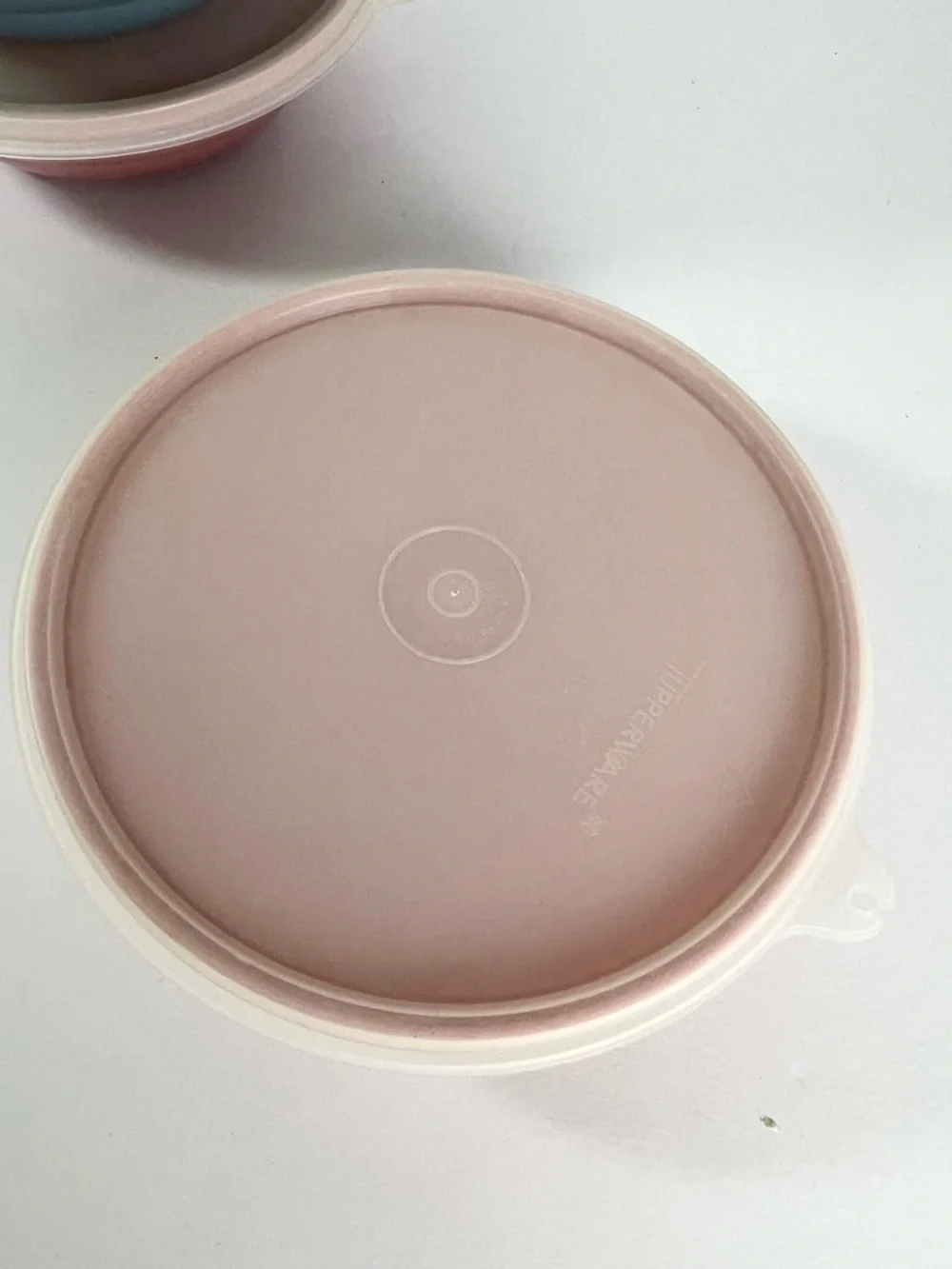 Vintage Tupperware cereal bowls‎ with lids Mauve country pink blue 1980s